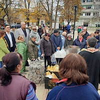 ПЛАМНАХА КОЛЕДНИТЕ СВЕТЛИНИ В СРЕДЕЦ