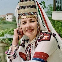 Промяна в регламента на НСТС "Фолклорен венец Божура" в памет на Янка Рупкина
